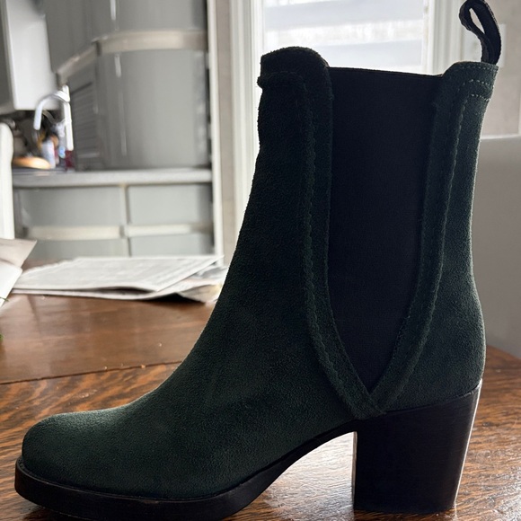 Forrest Green FRYE Jean Chelsea Boots - Picture 2 of 7